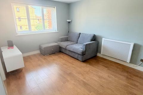2 bedroom flat to rent, Redford Close, Feltham, TW13