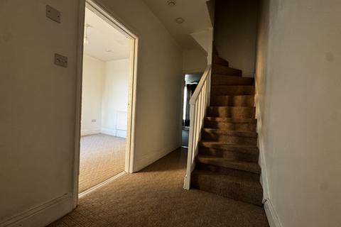 2 bedroom flat to rent, Warwick Road, Birmingham, B11