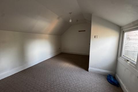 2 bedroom flat to rent, Warwick Road, Birmingham, B11