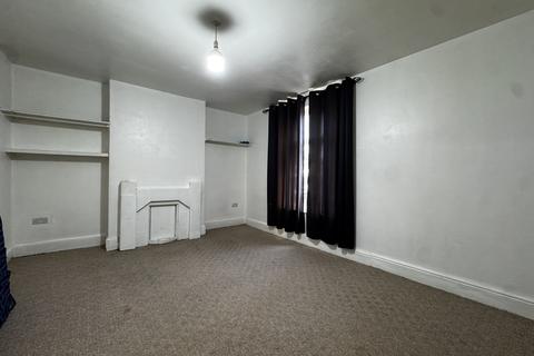 2 bedroom flat to rent, Warwick Road, Birmingham, B11