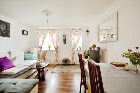 1 bedroom flat for sale, Butteridges Close, DAGENHAM, Essex, RM9