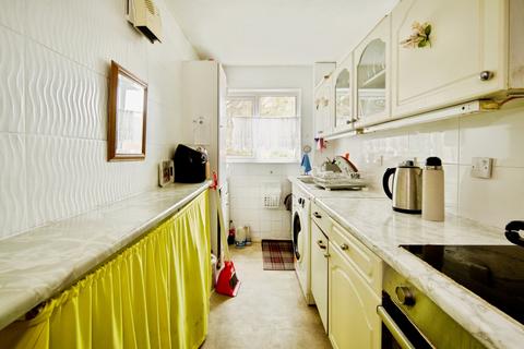 1 bedroom flat for sale, Butteridges Close, DAGENHAM, Essex, RM9