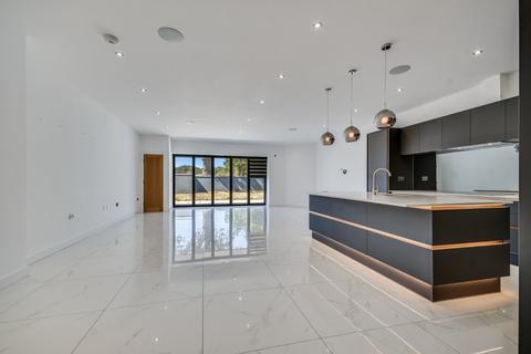 3 bedroom semi-detached house for sale, Great Warley Street, Great Warley, Brentwood, Essex, CM13