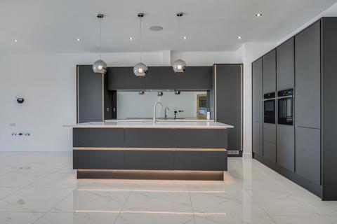 3 bedroom semi-detached house for sale, Great Warley Street, Great Warley, Brentwood, Essex, CM13