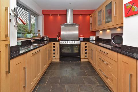 undefined, Ffordd Pelydryn, Deeside CH5