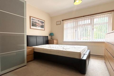 3 bedroom semi-detached house to rent, Perkyn Road, Leicester, LE5