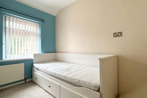 3 bedroom semi-detached house to rent, Perkyn Road, Leicester, LE5