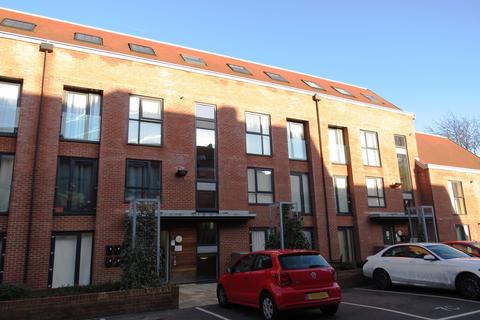 2 bedroom apartment to rent, Candleford Court, Buckingham, MK18