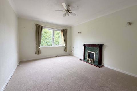 2 bedroom flat for sale, Chase Close, Southport PR8
