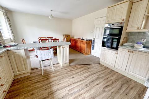 3 bedroom detached bungalow for sale, 16 Blue Stone Rise Louth LN11 9XZ