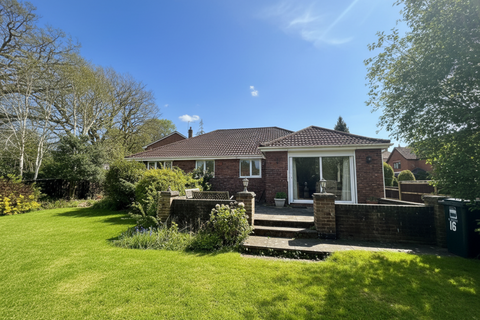 3 bedroom detached bungalow for sale, 16 Blue Stone Rise Louth LN11 9XZ