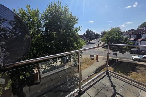 2 bedroom flat for sale, Whitchurch Lane, Edgware HA8