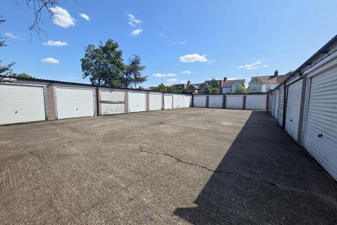 2 bedroom flat for sale, Whitchurch Lane, Edgware HA8