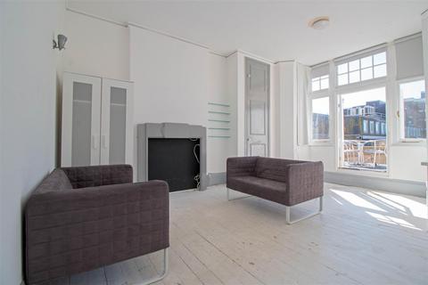 2 bedroom apartment to rent, Steine Street, Brighton, BN2