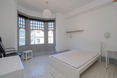 2 bedroom apartment to rent, Steine Street, Brighton, BN2