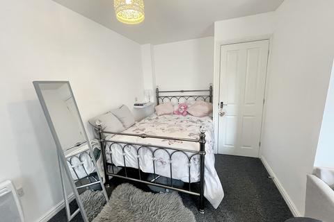 Studio to rent, Portobelo Court, Jamaica Circle, Newport