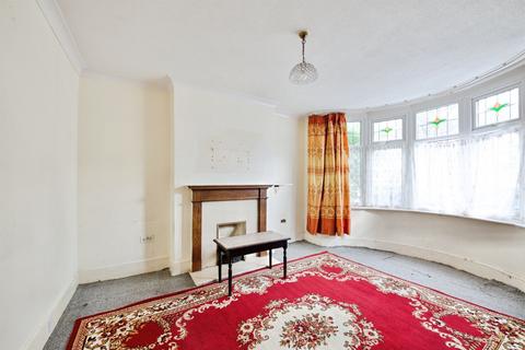 3 bedroom terraced house for sale, Lyndhurst Gardens, Barking