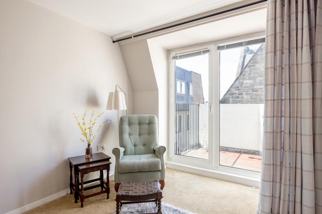 House in Edinburgh - View 5