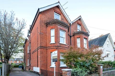 2 bedroom flat to rent, Victoria Road, Hampshire SO23