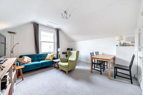 2 bedroom flat to rent, Victoria Road, Hampshire SO23