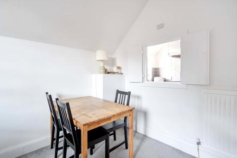 2 bedroom flat to rent, Victoria Road, Hampshire SO23