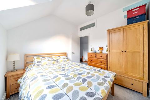 2 bedroom flat to rent, Victoria Road, Hampshire SO23