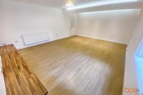 2 bedroom flat to rent, West Mall, Bristol, BS8