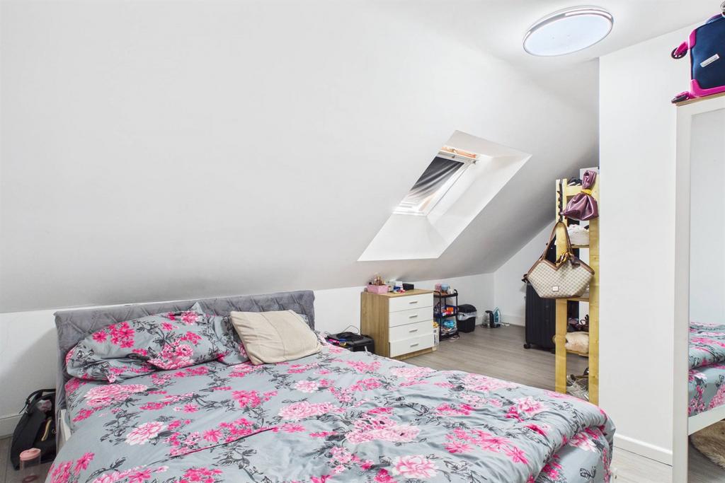 House in Newcastle Upon Tyne - View 3