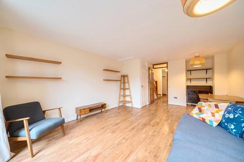 2 bedroom terraced house for sale, Walnut Tree Road, Greenwch