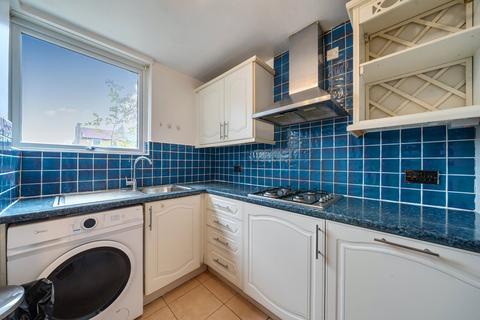 2 bedroom terraced house for sale, Walnut Tree Road, Greenwch