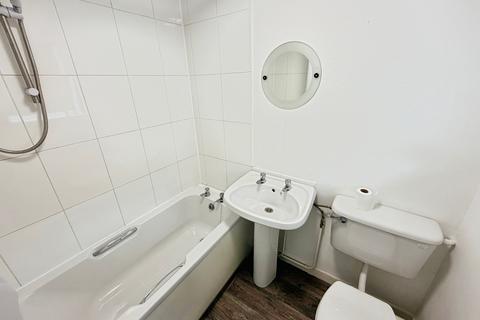 2 bedroom terraced house to rent, Bolton Road, Ashton-In-Makerfield, WN4