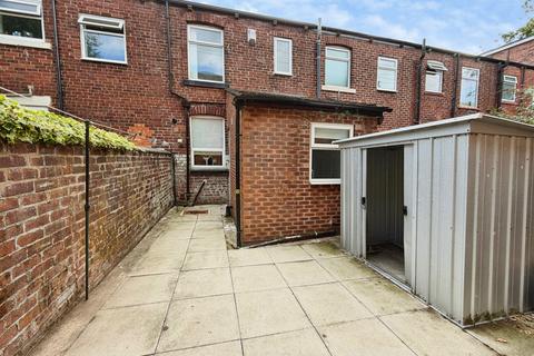 3 bedroom terraced house to rent, Vine Street, Whelley, Wigan, WN1