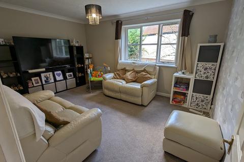 2 bedroom apartment to rent, Buckingham Road, Winslow MK18