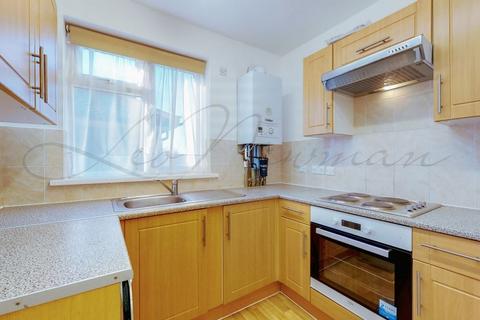 3 bedroom maisonette to rent, Fullwell Avenue, Fullwell Cross, IG5