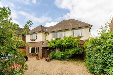 4 bedroom detached house to rent, Thetford Road, New Malden, KT3