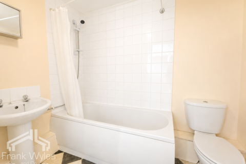 Studio for sale, Hoghton Close, Lytham St. Annes, Lancashire