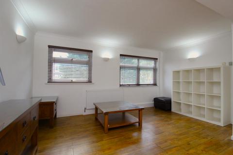 4 bedroom townhouse to rent, Ford End, Woodford Green IG8
