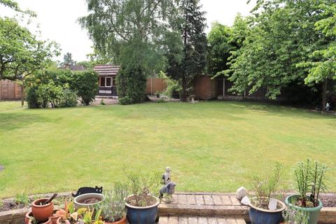4 bedroom semi-detached house for sale, Riverside Close, Farnborough GU14