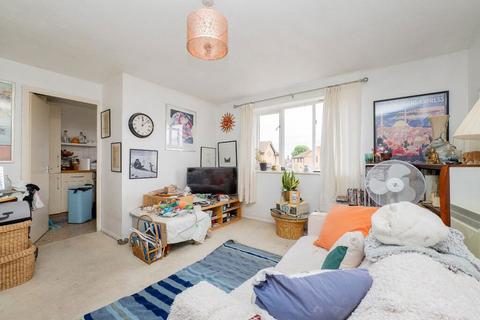 2 bedroom apartment for sale, Mullards Close, Hackbridge, Mitcham, CR4 4FF