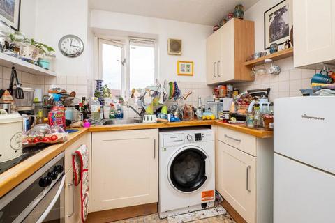 2 bedroom apartment for sale, Mullards Close, Hackbridge, Mitcham, CR4 4FF