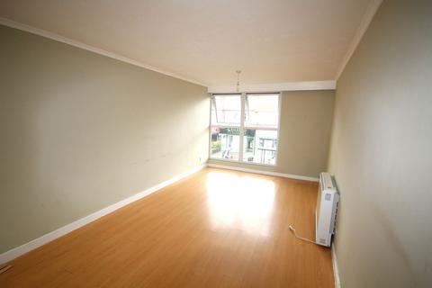 2 bedroom apartment to rent, Market Place, Chalfont St Peter SL9