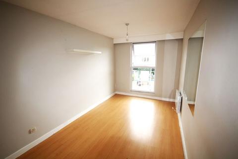 2 bedroom apartment to rent, Market Place, Chalfont St Peter SL9