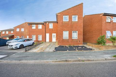 2 bedroom end of terrace house for sale, Welland Road, Aylesbury