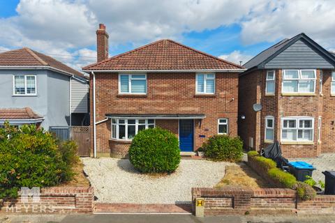 3 bedroom detached house for sale, Avon Road West, Christchurch, BH23 2