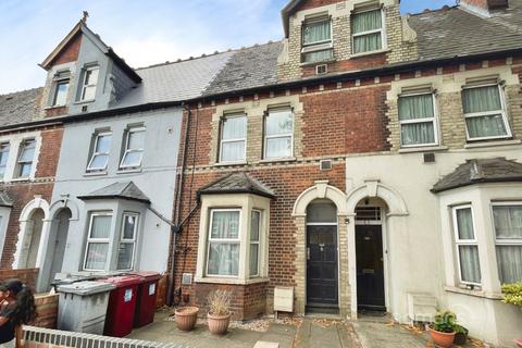 Caversham Road, Reading, Berkshire, RG1