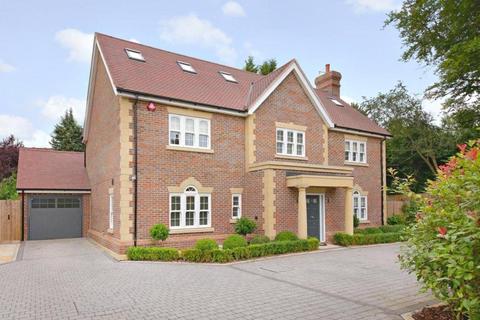 5 bedroom detached house for sale, Spencer Close, Radlett, Hertfordshire, WD7