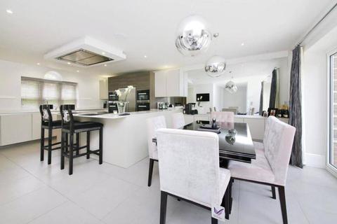 5 bedroom detached house for sale, Spencer Close, Radlett, Hertfordshire, WD7
