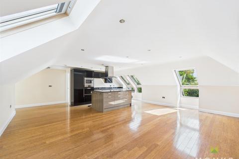 2 bedroom penthouse to rent, Copthorne Road, Shrewsbury