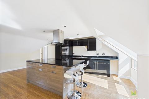 2 bedroom penthouse to rent, Copthorne Road, Shrewsbury