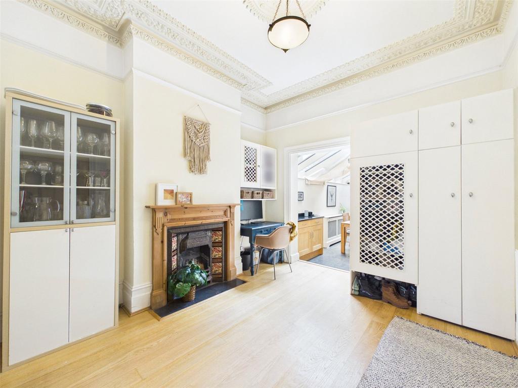 House in St Margarets - View 3
